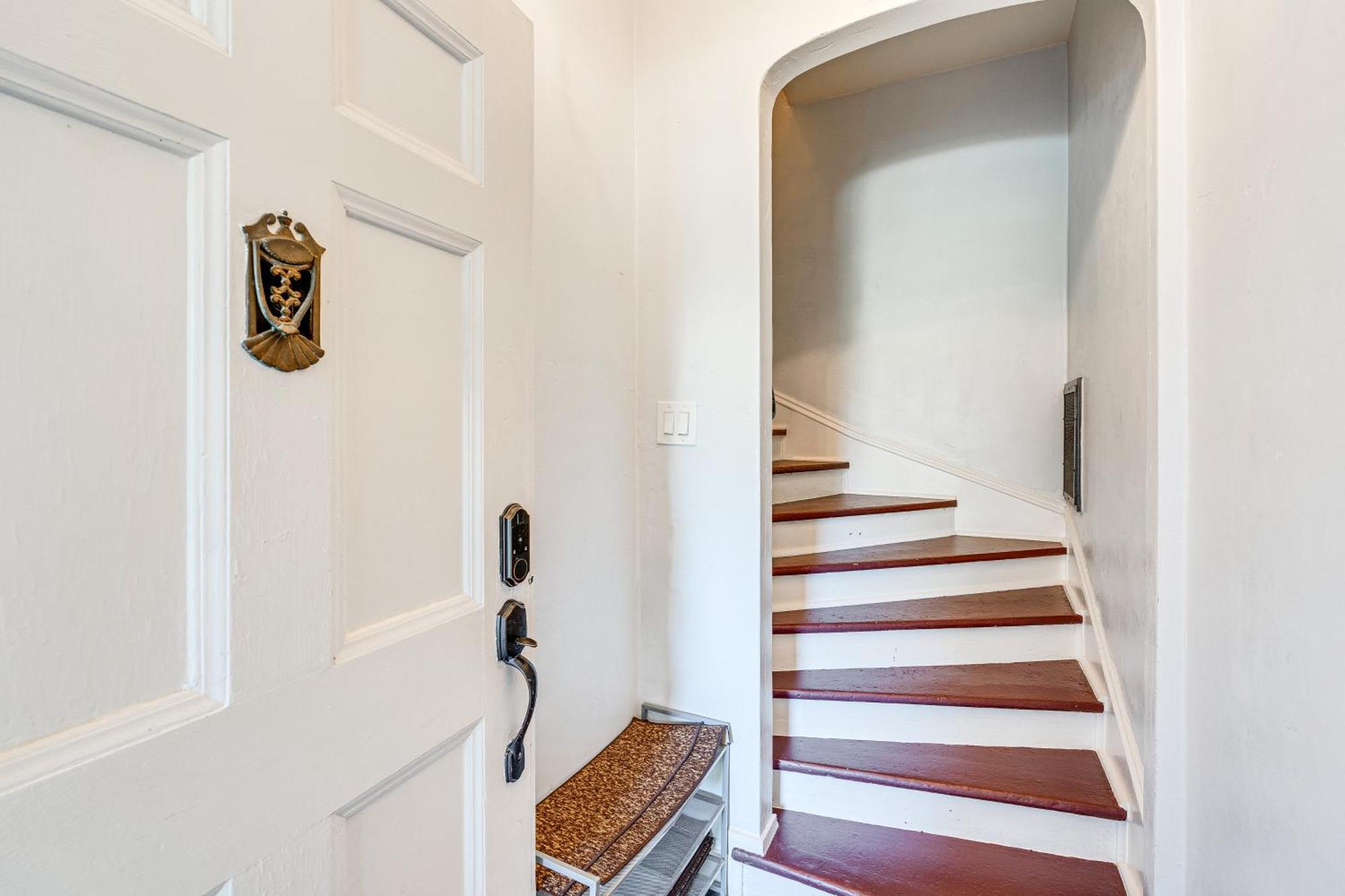 Bright Woodland Apartment Walk To Main Street Екстериор снимка