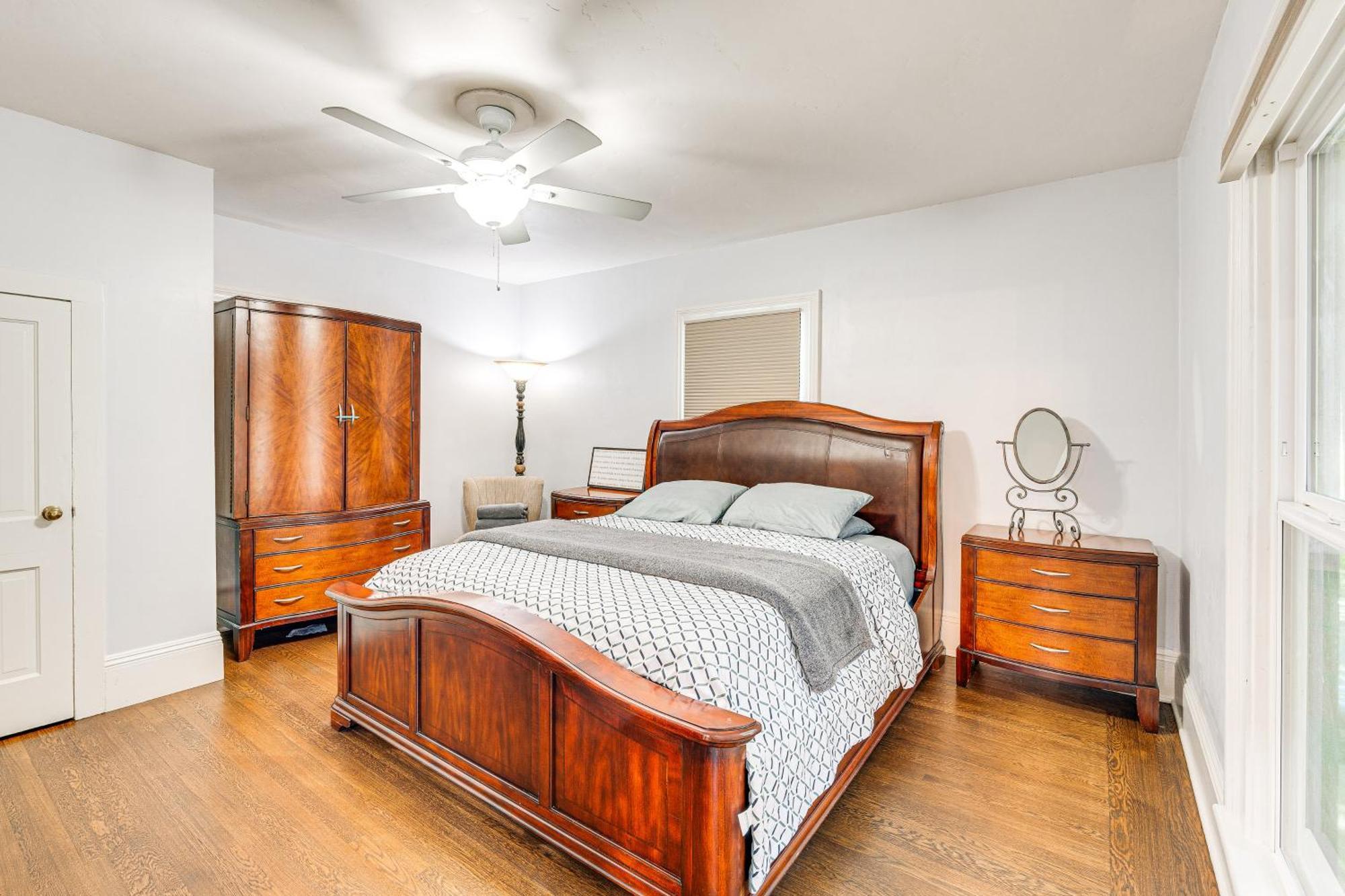 Bright Woodland Apartment Walk To Main Street Екстериор снимка