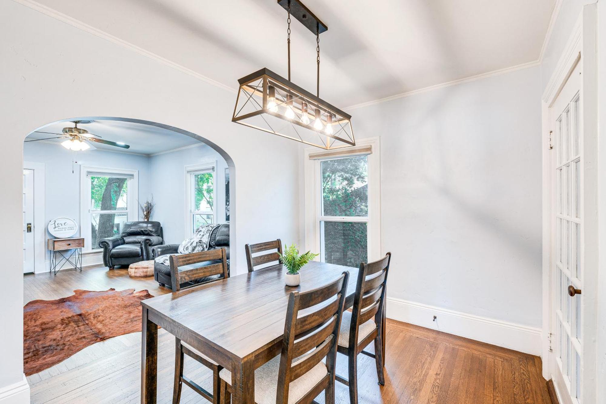 Bright Woodland Apartment Walk To Main Street Екстериор снимка