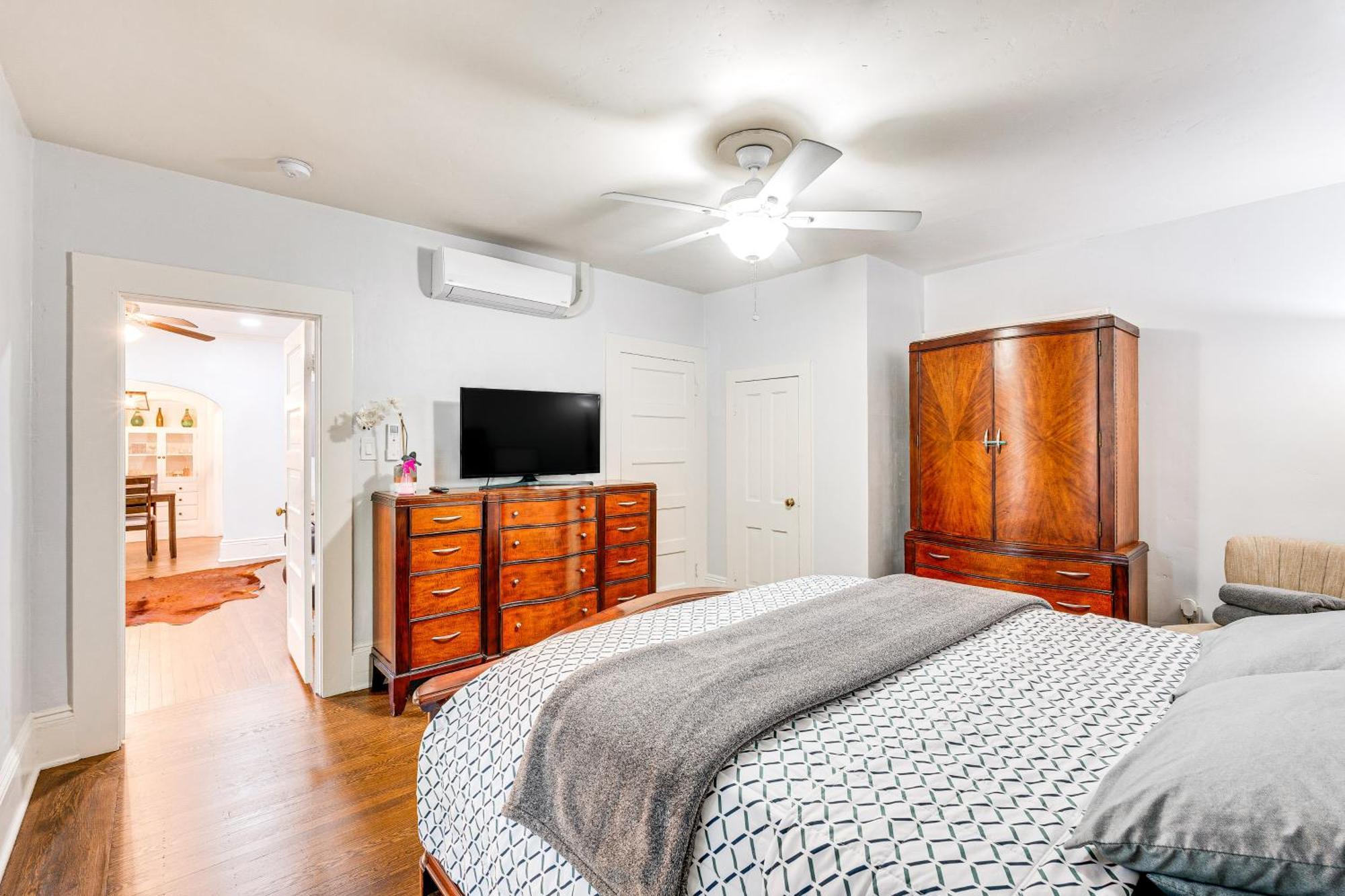 Bright Woodland Apartment Walk To Main Street Екстериор снимка