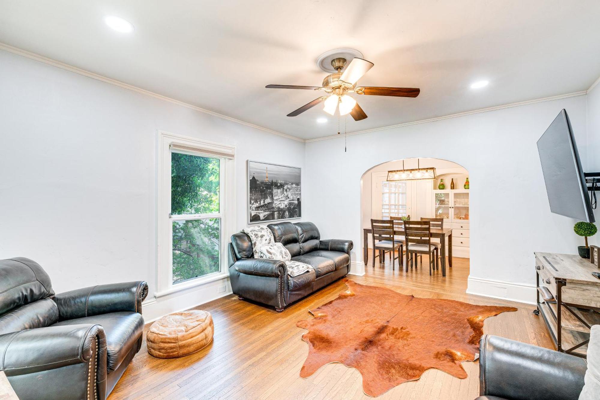 Bright Woodland Apartment Walk To Main Street Екстериор снимка